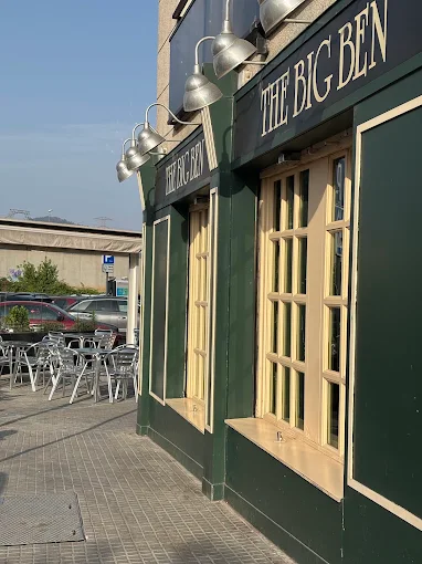 Fachada de Big Ben Taberna Inglesa